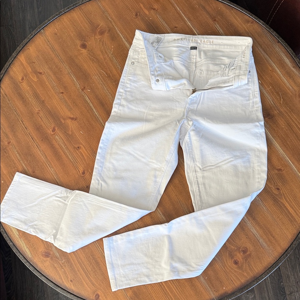 American Eagle Outfitters Women’s White High-Rise Jeans